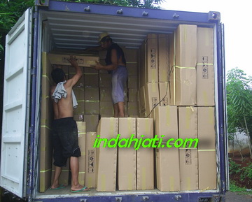 wrapping and packing our products with carefully, so that up to good condition
